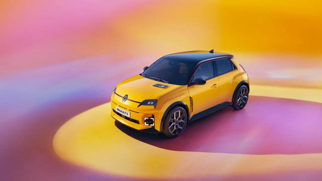 NEREDEYSE CLIO İLE AYNI FİYATTAN SATIŞA ÇIKACAK: Renault 5'in fiyat listesi belli oldu! 3