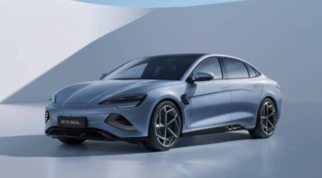BYD'DEN TÜRKİYE'YE ÖZEL ÜRETİM: Yeni BYD Seal Design İddialı fiyatıyla Türkiye'de! 9