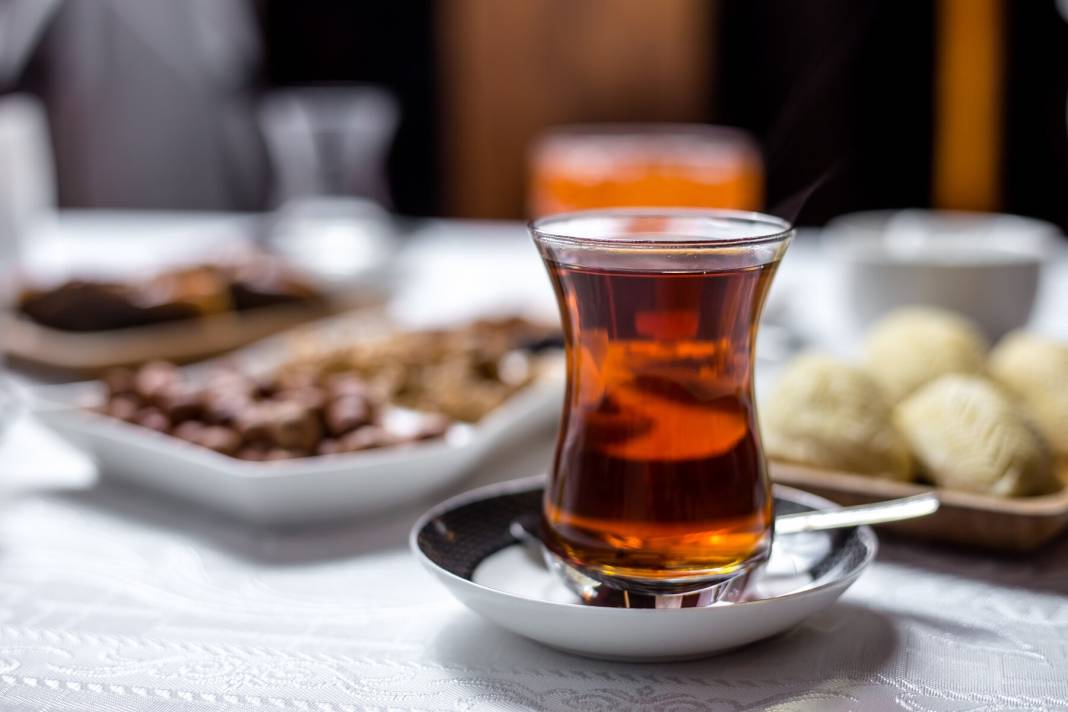 YAŞ ÇAY ALIM FİYATLARI BELLİ OLDU: 2025 Yaş çay alım fiyatı ne kadar oldu? 2
