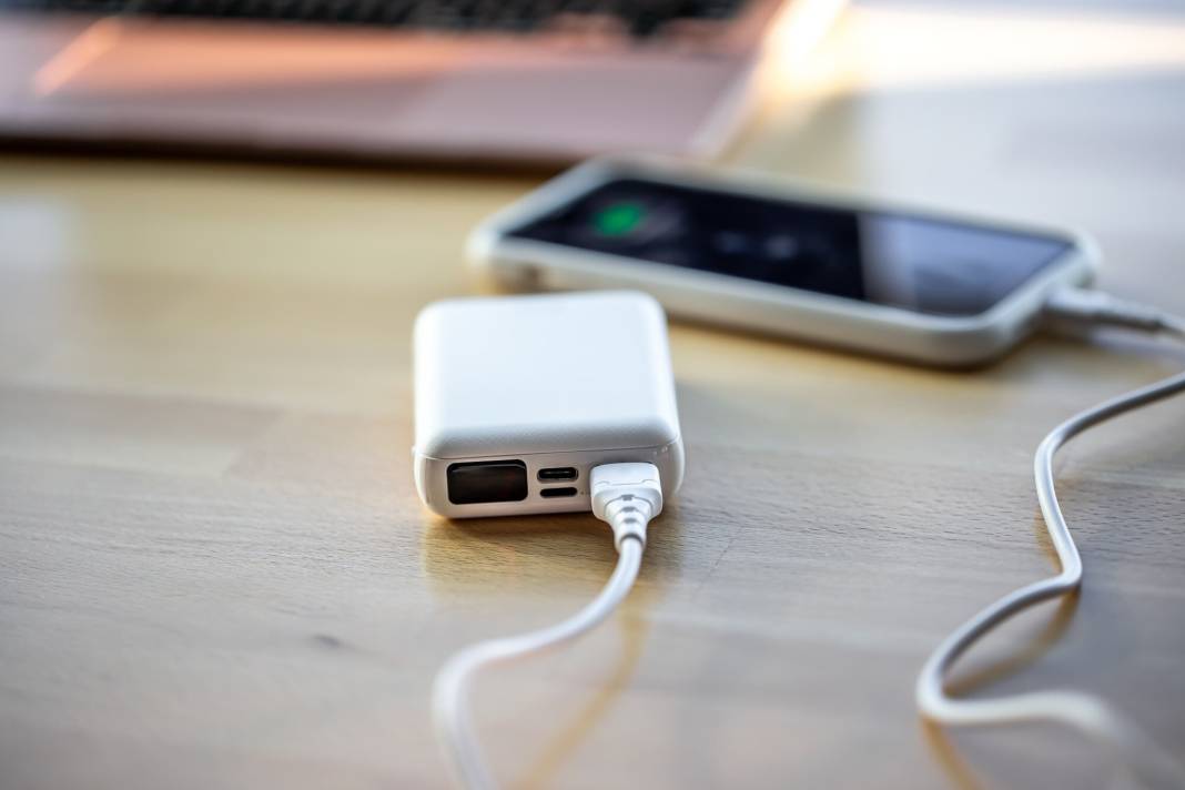 BU MARKA POWERBANK'I OLAN HEMEN ELİNDEN ÇIKARSIN: Aniden patlıyor. Milyonlarca kullanan kişiye uyarı geldi! 2