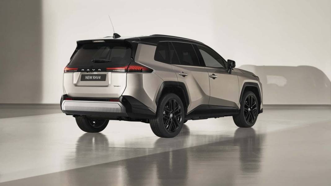 Yeni Toyota RAV4 ilk kez tanıtıldı! Hibrit gücü ve ileri teknolojileriyle adeta sınıf atladı 2