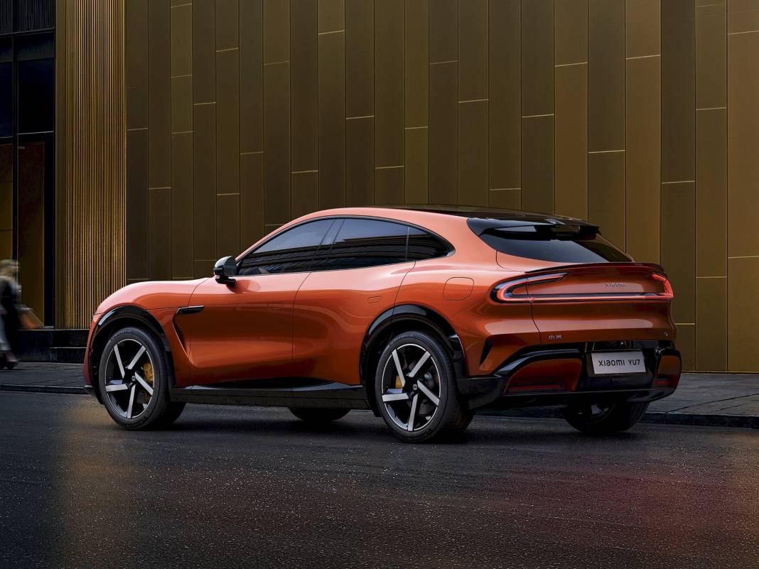 SUV PİYASASINA YENİ SOLUK: Xiaomi YU7 ortalığı karıştırdı! 1