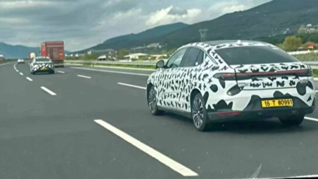 Togg yeni modeliyle Türkiye yollarına indi: SUV'dan sonra bu kez sedan segmentine damgasını vuracak 3