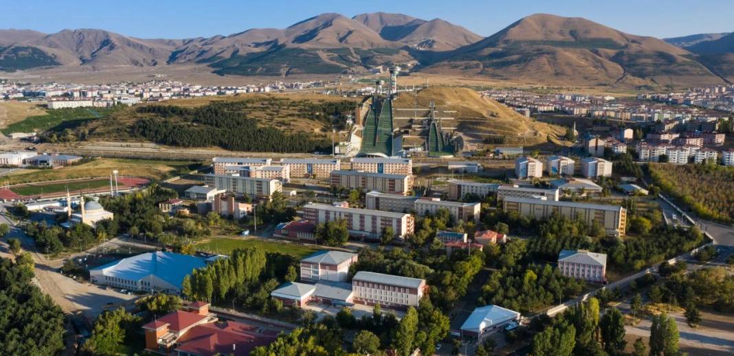 TÜRKİYE'NİN EN İYİ 20 ÜNİVERSİTESİ BELLİ OLDU: İlk sırada bakın hangisi var! 14