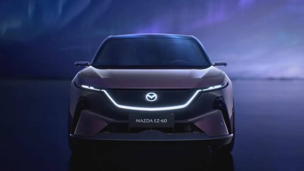 MAZDA- EZ 60 FIRTINASI: Daha yollara çıkmadan 20.000 kişiyi peşinden sürükledi 3