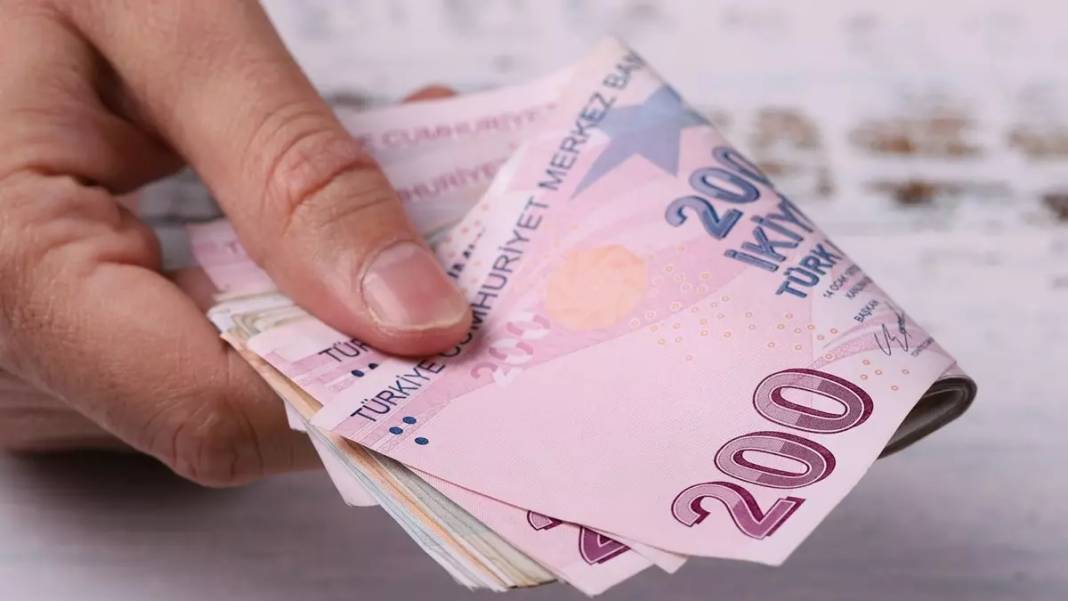 Emeklilerin ve memurların gözü o rakamlarda: İşte 3 farklı zam senaryosu 9