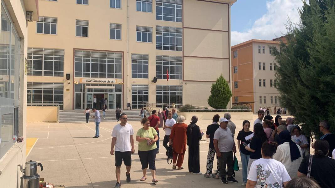Türkiye'nin dört bir yanında sınav heyecanı: İlk oturum sona erdi 5