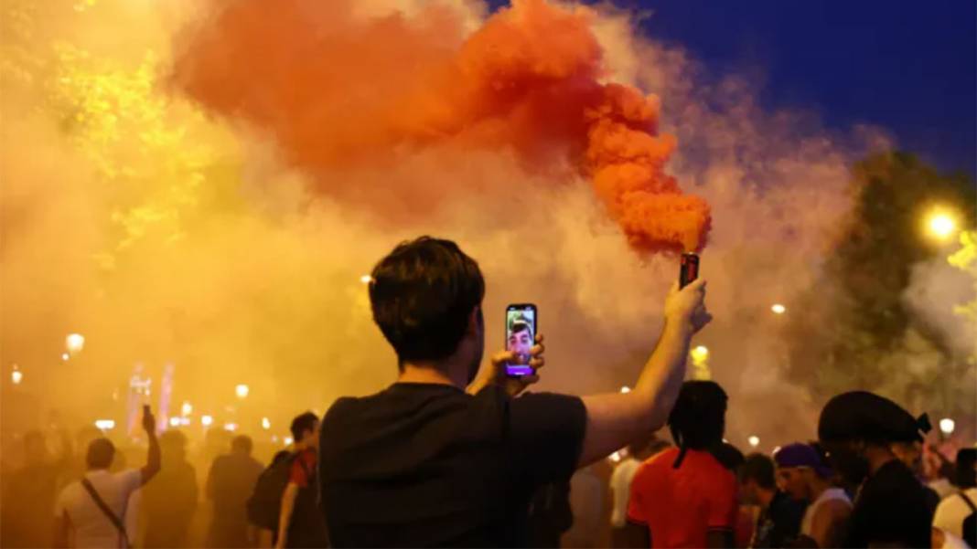 Şampiyonluk kaosu çıktı! Şampiyonlar Ligi şampiyonu PSG oldu: 81 kişi gözaltına alındı 4