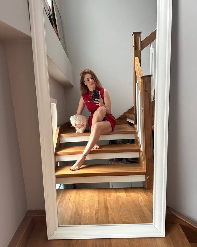 Kim der ki 46 yaşında! Mine Tugay turuncu bikinisiyle Instagram’ı salladı! 12
