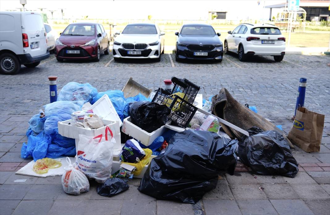 İzmir'de 23 bin belediye işçisinin grevi 4. gününde: Temizlik ve ulaşım hizmetlerinde kaos 3
