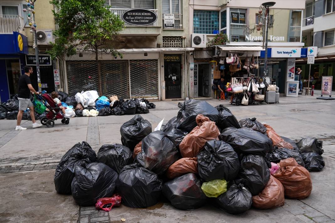 İzmir'de 23 bin belediye işçisinin grevi 4. gününde: Temizlik ve ulaşım hizmetlerinde kaos 2