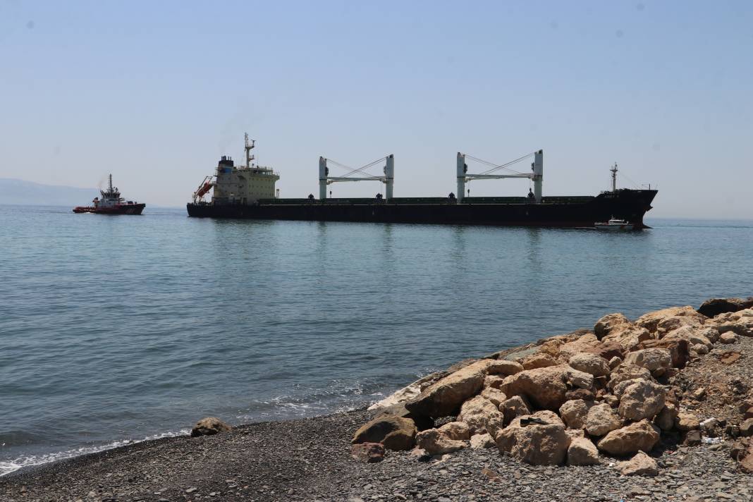 Tekirdağ'da gemi karaya oturdu! 1