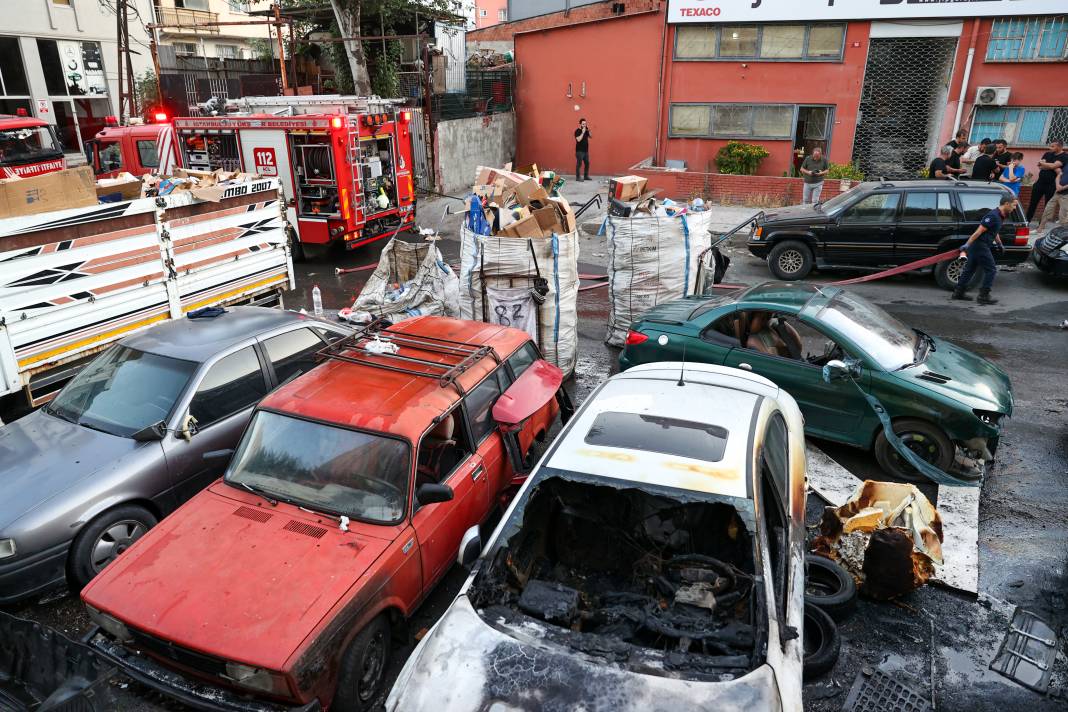 Çok sayıda araç kül oldu! Ataşehir'de korkutan yangın! 3