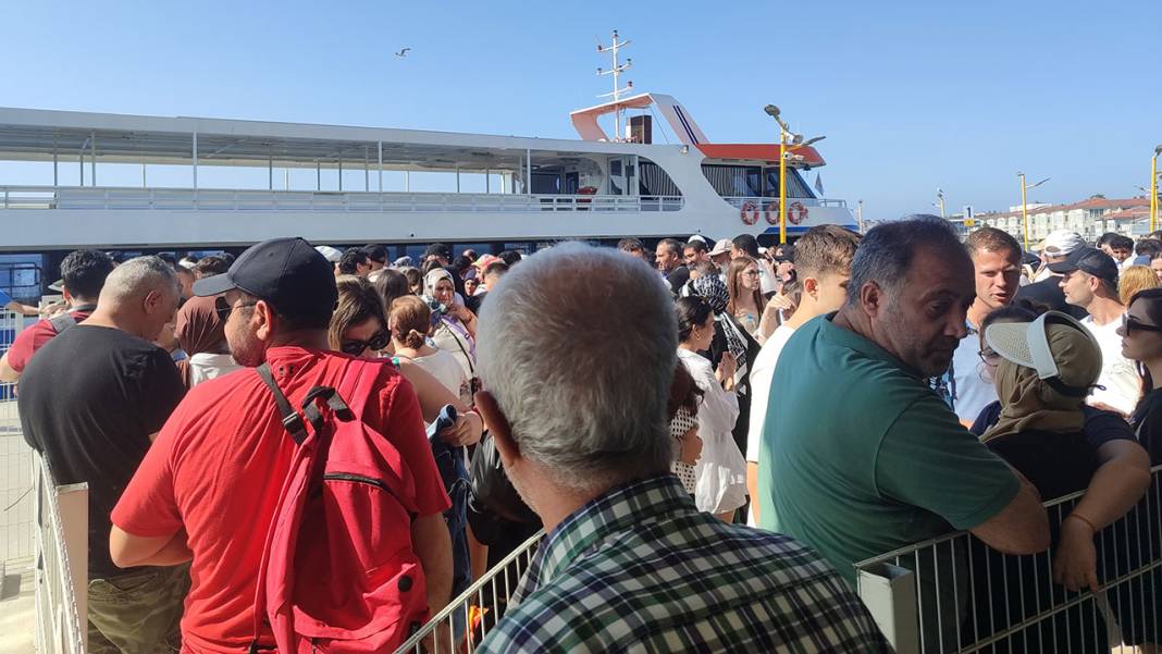 Bayramın son günü iskelelerde izdiham! Adalar doldu taştı, İstanbul'da kalan da giden de pişman 3