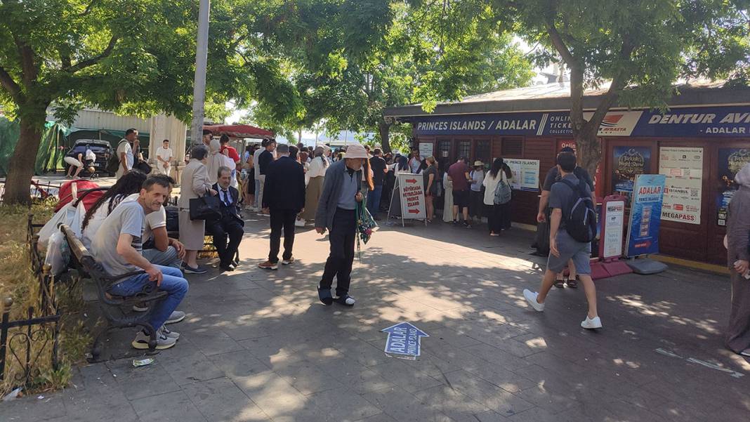 Bayramın son günü iskelelerde izdiham! Adalar doldu taştı, İstanbul'da kalan da giden de pişman 2