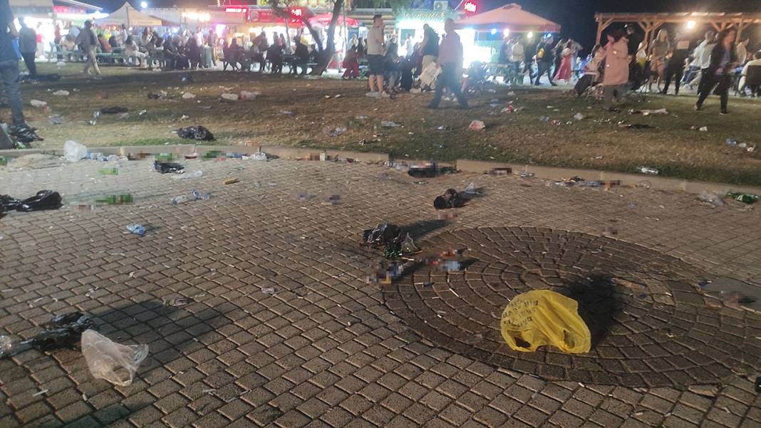 Tekirdağ sahilinde festival rezilliği: Kiraz Festivali konseri sonrası sahil adeta çöplüğe döndü 2