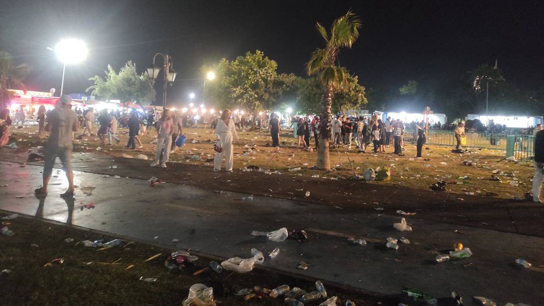 Tekirdağ sahilinde festival rezilliği: Kiraz Festivali konseri sonrası sahil adeta çöplüğe döndü 1