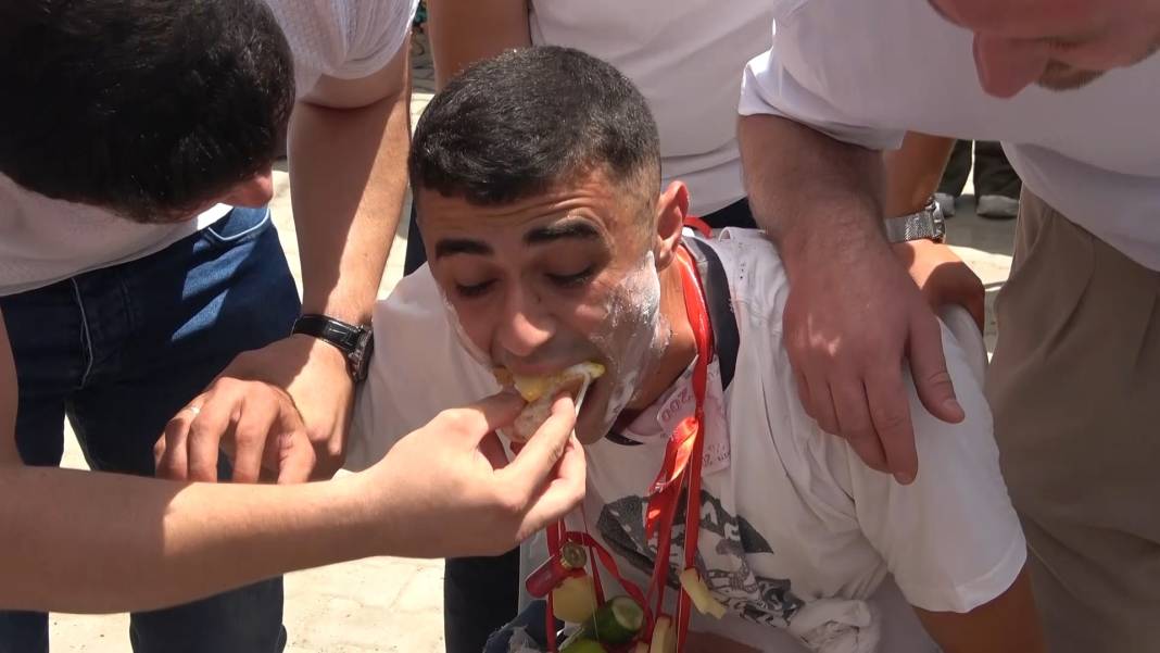İşkence gibi düğün! Damada yapmadıkları kalmadı 4