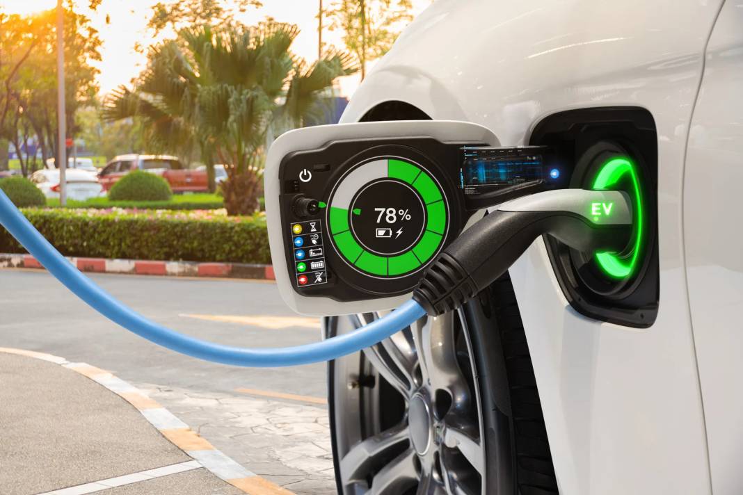 BU ARABALARI ALIRSANIZ BENZİN İSTASYONUNUN ÖNÜNDEN GEÇMEYECEKSİNİZ: İşte en ucuz elektrikli otomobiller! 1