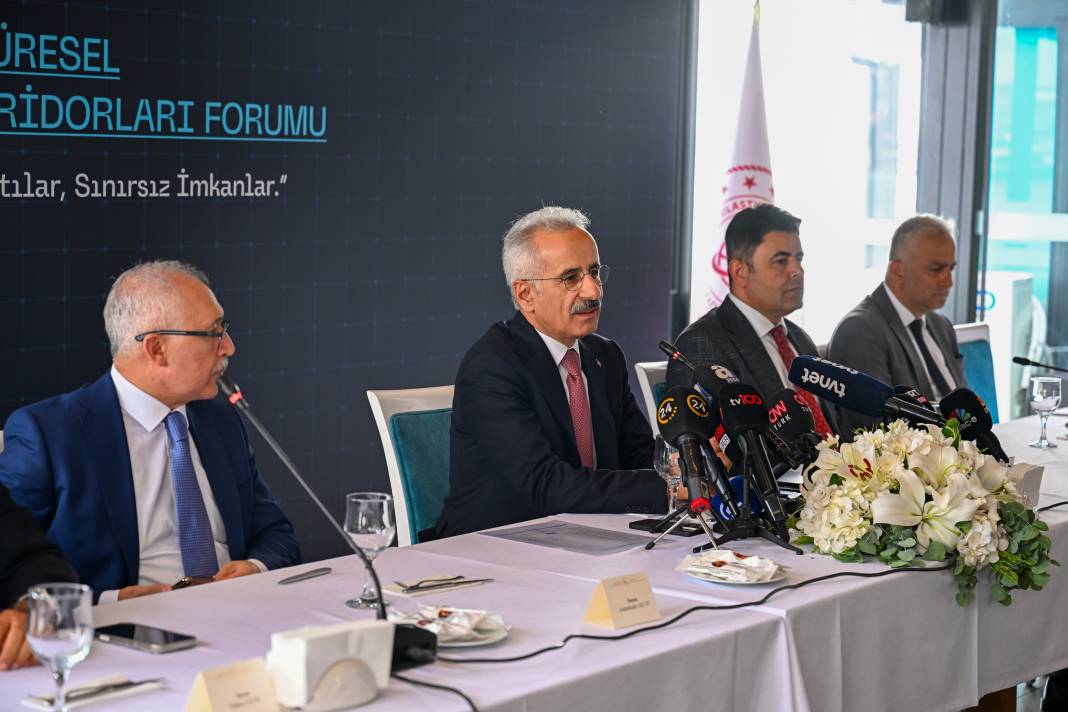 Bakan Uraloğlu açıkladı! 293 milyar dolarlık ulaşım yatırımı, 1 trilyon dolarlık ekonomik katkı 9
