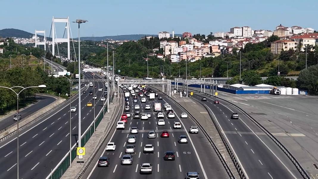 İstanbul’un bayram trafiği havadan görüntülendi 3