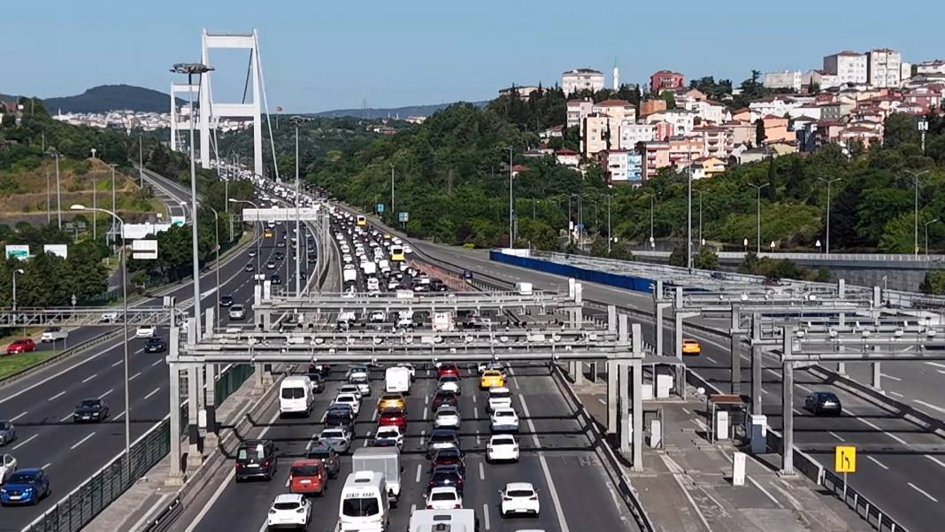 İstanbul’un bayram trafiği havadan görüntülendi 2