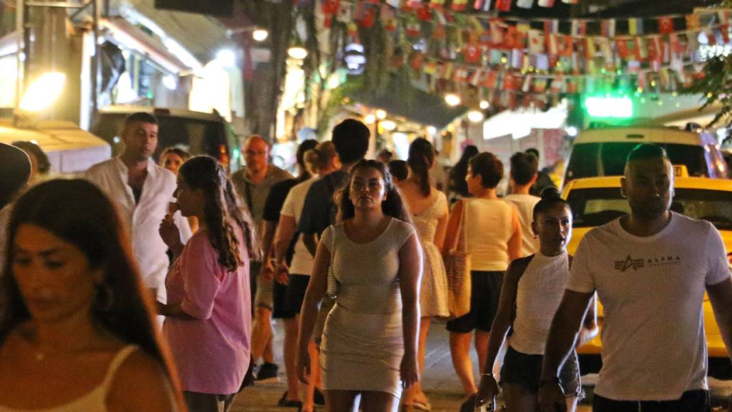 Görenin ağzı açık kaldı: Gündüz 82 olan nüfus gece 10 bini buluyor! 5