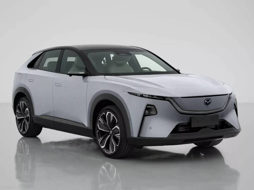 MAZDA- EZ 60 FIRTINASI: Daha yollara çıkmadan 20.000 kişiyi peşinden sürükledi 4