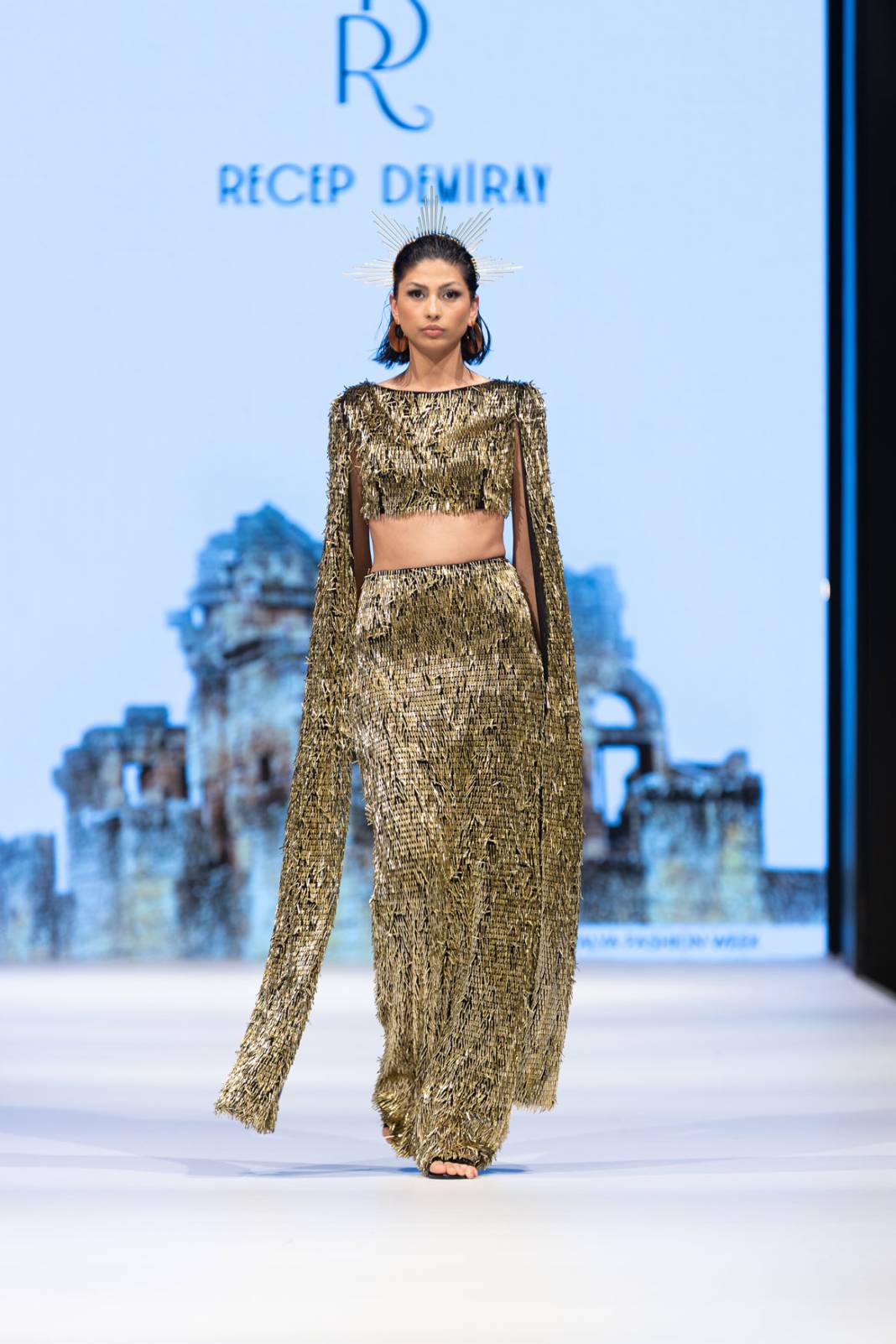 Recep Demiray'dan "Ahde Vefa" rüzgârı: Antalya Fashion Week’te Diyarbakır esintisi 1