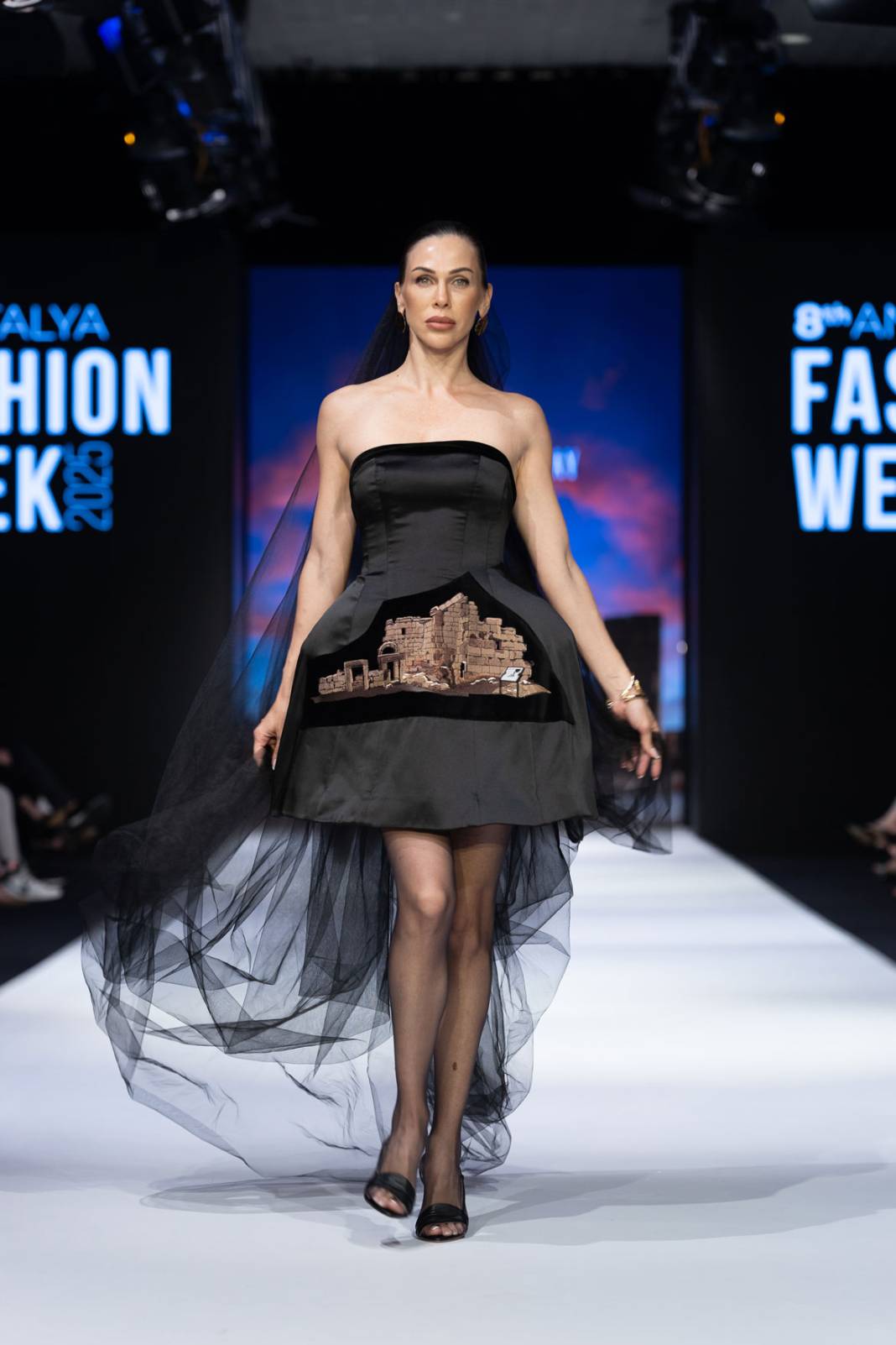 Recep Demiray'dan "Ahde Vefa" rüzgârı: Antalya Fashion Week’te Diyarbakır esintisi 3