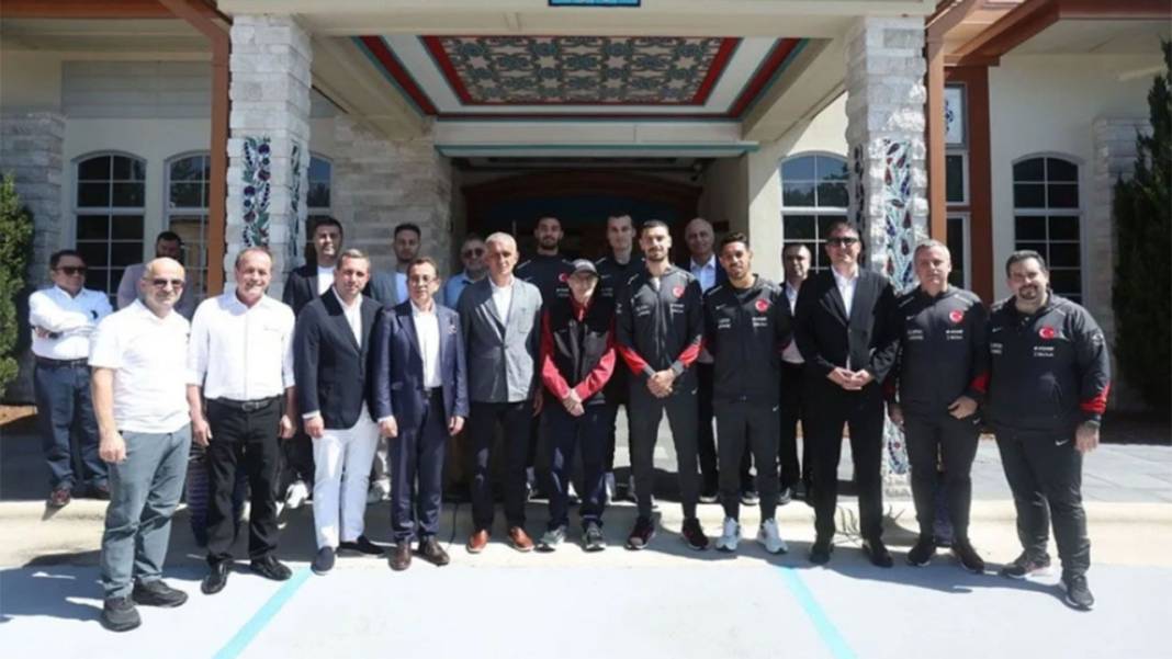 Milli futbolcular ve TFF Başkanı Hacıosmanoğlu Nobel ödüllü Aziz Sancar'ı ziyaret etti 5