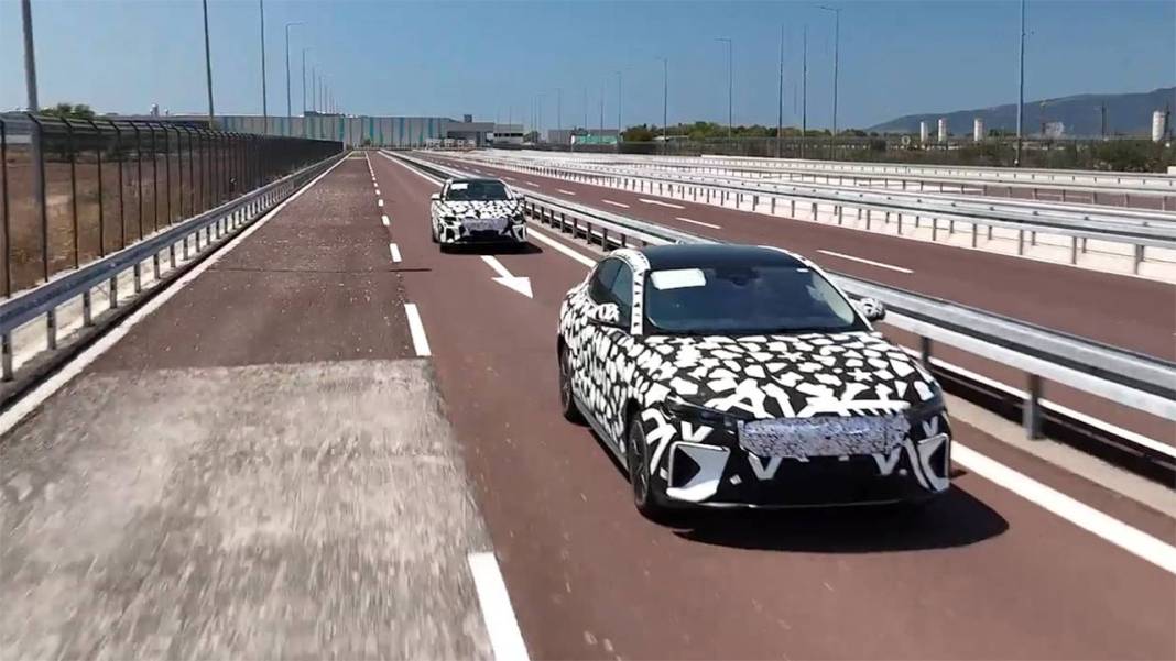 Togg yeni modeliyle Türkiye yollarına indi: SUV'dan sonra bu kez sedan segmentine damgasını vuracak 1