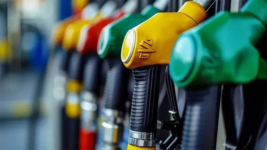 Benzin ve motorin fiyatlarına yine çifte zam geldi! Son 10 gündeki artış 5 lirayı buldu 2