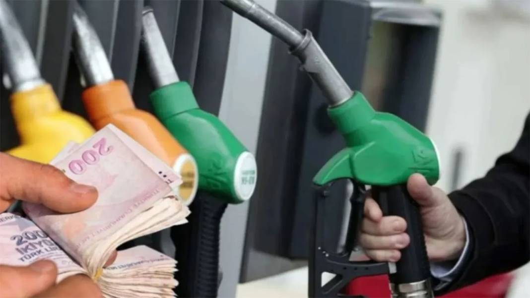 Benzin ve motorine dev bir zam daha! Akaryakıt fiyatları son 10 günde 9 lira arttı 3