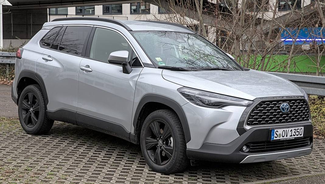 TOYOTA'NIN HAZİRAN AYI GÜNCEL FİYAT LİSTESİ YAYINLANDI: Toyota Corolla, Yaris Cross, Camry, CH-R, RAV4 ve Hilux ne kadar? 6