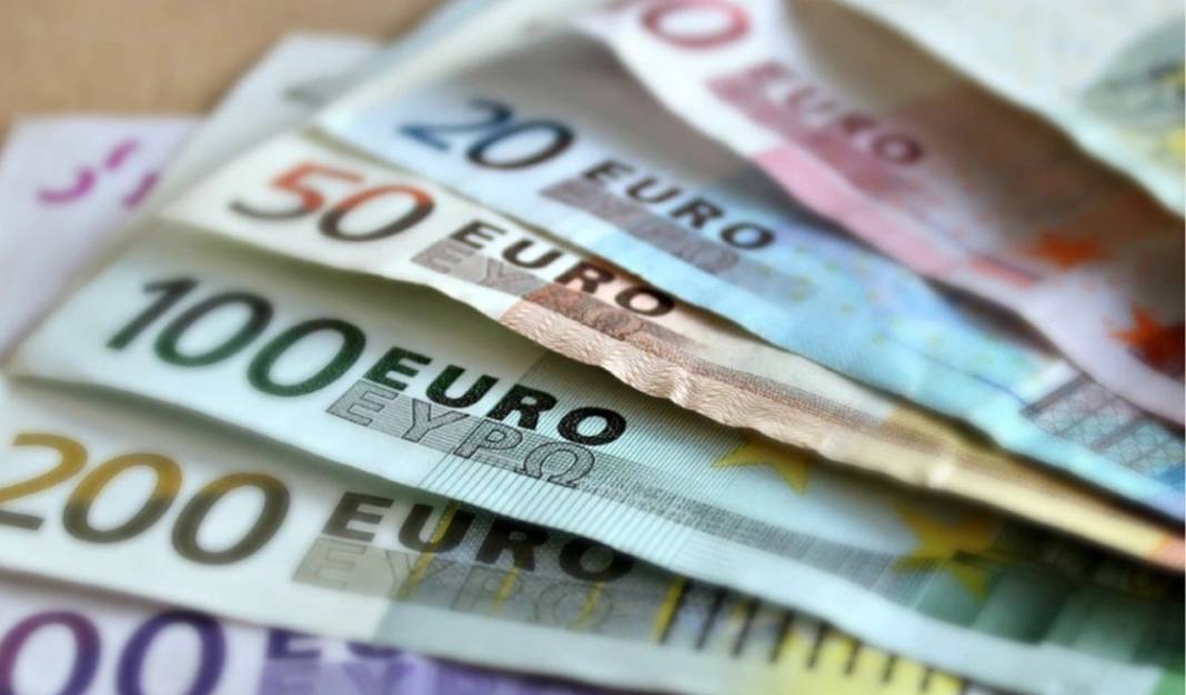 DOLAR VE EURO BUGÜN NE KADAR? Güncel döviz kuru fiyatları belli oldu. 20 Haziran Cuma euro ve dolar ne kadar? 3
