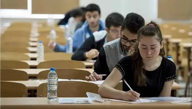 Türkiye'nin dört bir yanında sınav heyecanı: İlk oturum sona erdi 4