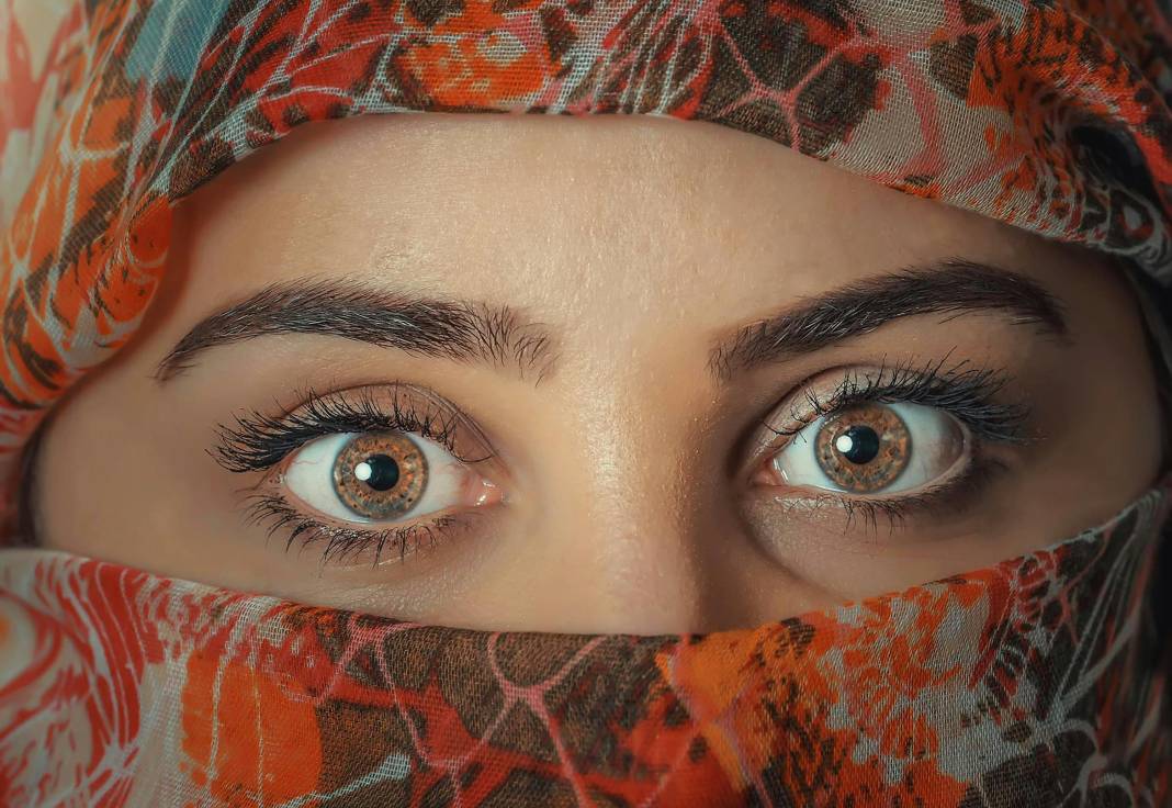 Sadece aynaya bakın: Mavi mi kahverengi mi? Göz renginiz doğuştan gelen zekanızı ele veriyor! 3