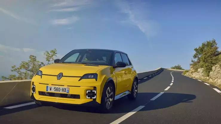 RENAULT 5 E-TECH RESMEN TÜRKİYE'DE SATIŞA ÇIKTI! Renault 5 E-Tech ne kadar? 4