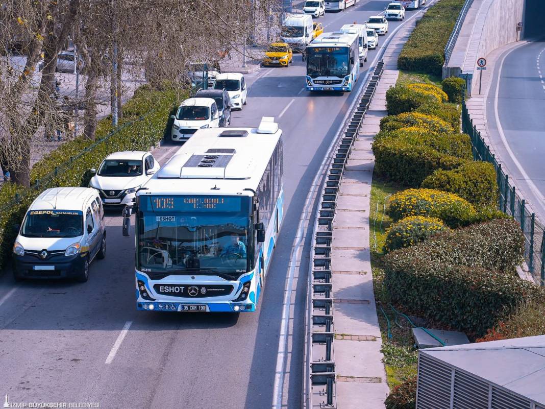 UKOME'DEN DUYURU GELDİ: Toplu ulaşıma zam yapıldı. İşte 2025 güncel toplu ulaşım ücretleri 1