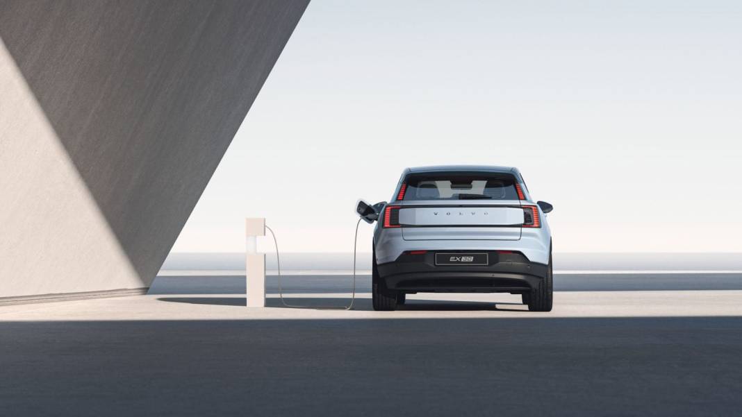 YENİ VOLVO EX30 SAHNEYE ÇIKIYOR: İşte Türkiye fiyatı... 1
