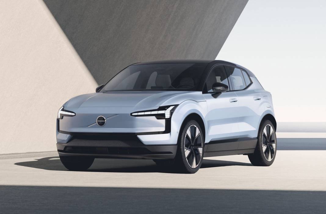 YENİ VOLVO EX30 SAHNEYE ÇIKIYOR: İşte Türkiye fiyatı... 3
