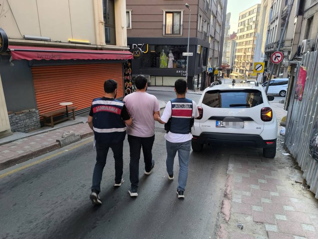FETÖ'nün yurt dışındaki finansal ağına darbe: 5 şüpheli tutuklandı, firari 10 kişi hakkında yakalama kararı 11