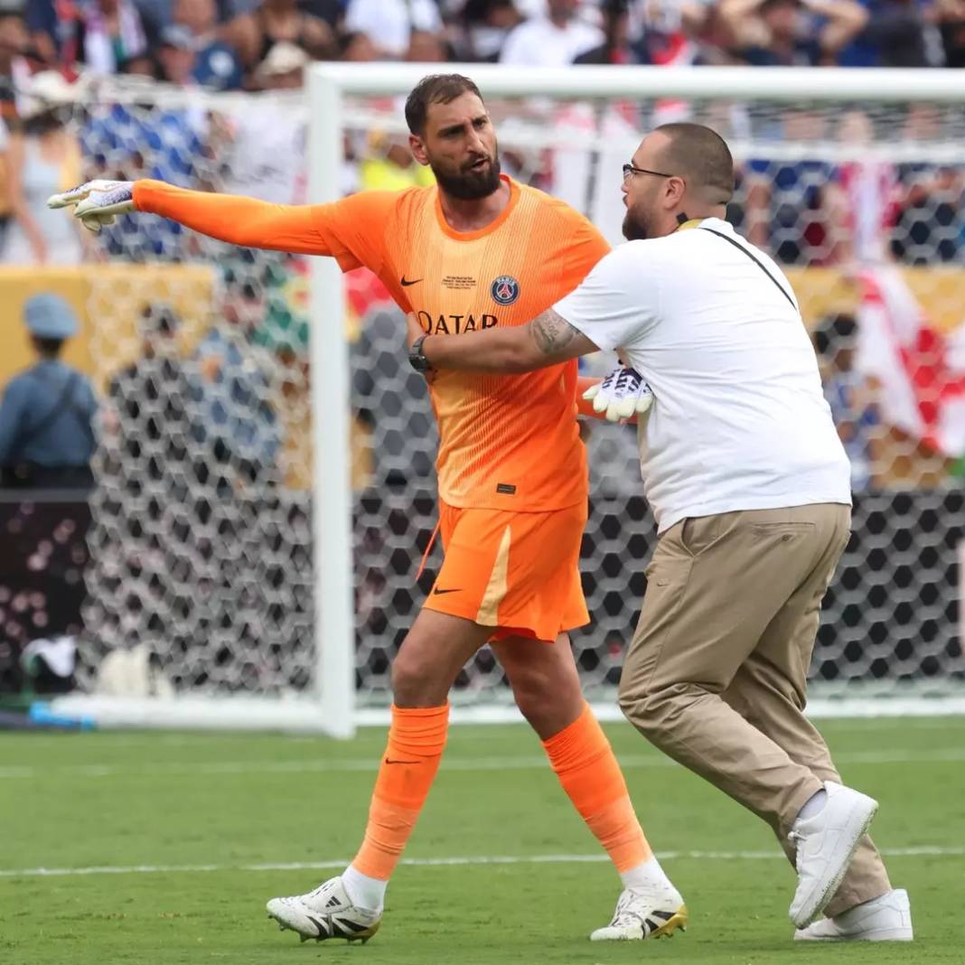 Dünya Kupası finali sonrası ortalık karıştı: Luis Enrique, Joao Pedro'ya tokat attı 2