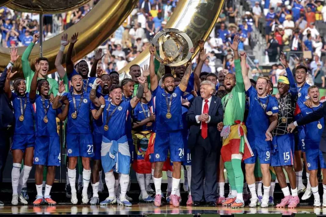 Dünya Kupası finali sonrası ortalık karıştı: Luis Enrique, Joao Pedro'ya tokat attı 1