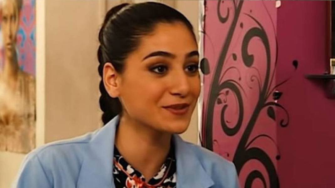 Akasya Durağı’nın Zeyno’su nişanlandı! Sitare Akbaş’ın nişanlısı bakın hangi ünlü ailenin torunu 1