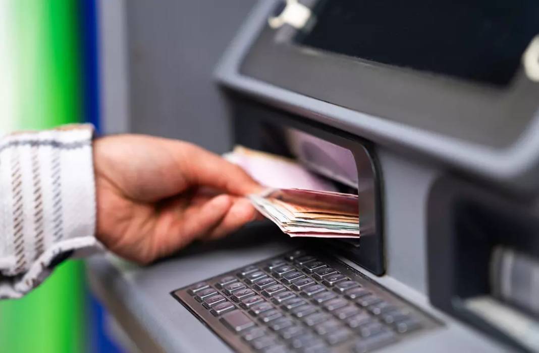ATM'YE GİDECEKLER DİKKAT: Limitler değişti! İşte banka banka güncel rakamlar... 1