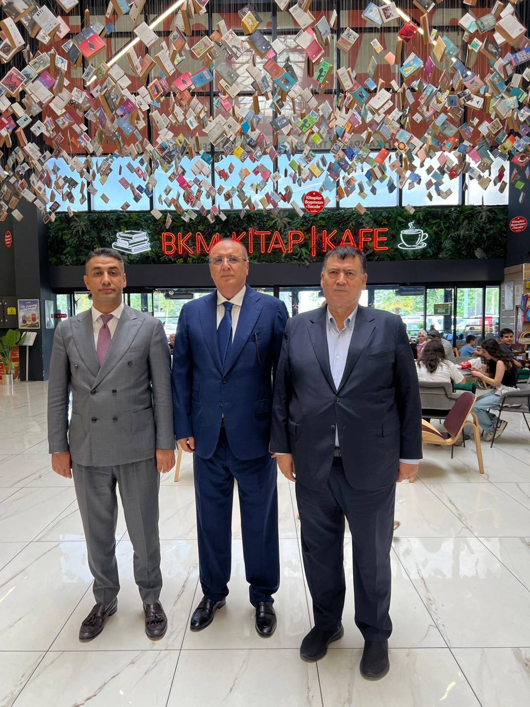 Can Yayın Holding Yönetim Kurulu Başkanı Kenan Tekdağ’dan BKM Kitap’a ziyaret 1