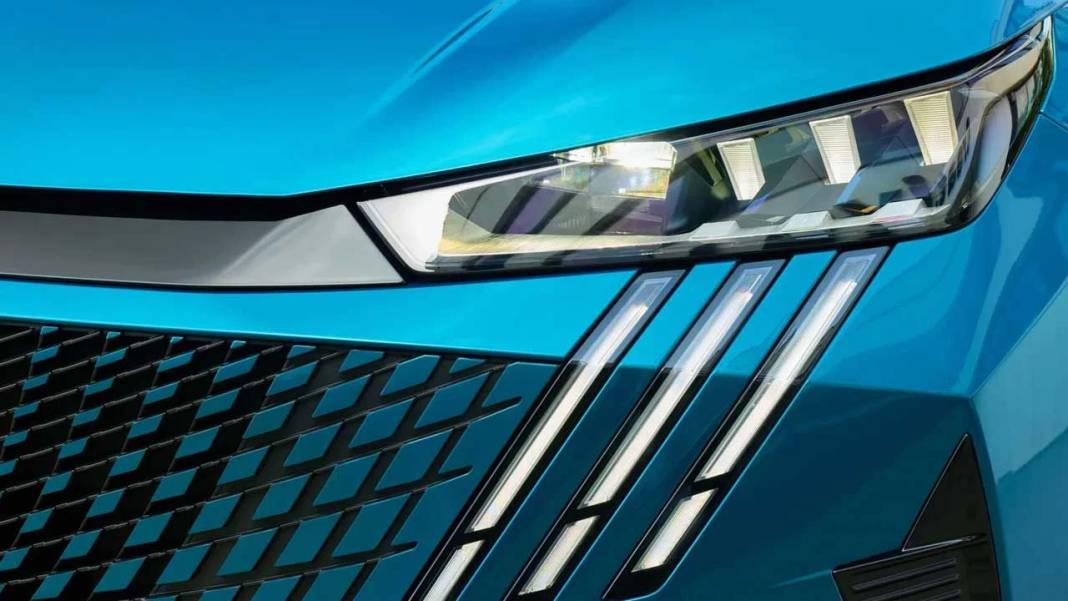 OTOMOBİL ALMAK İSTEYENLER DİKKAT: Peugeot'un amiral gemisi Türkiye'ye geliyor! İşte fiyatı 6