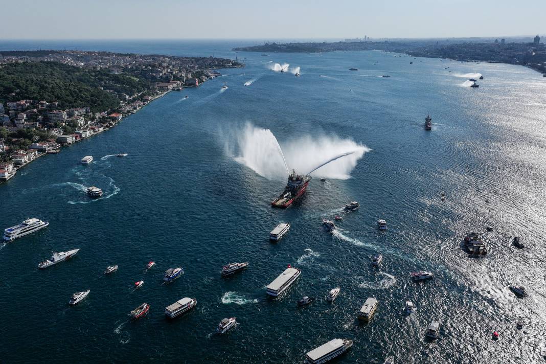 İstanbul Boğazı'ndan 253 tekne, 253 şehit için kortej geçişi gerçekleştirdi! 1